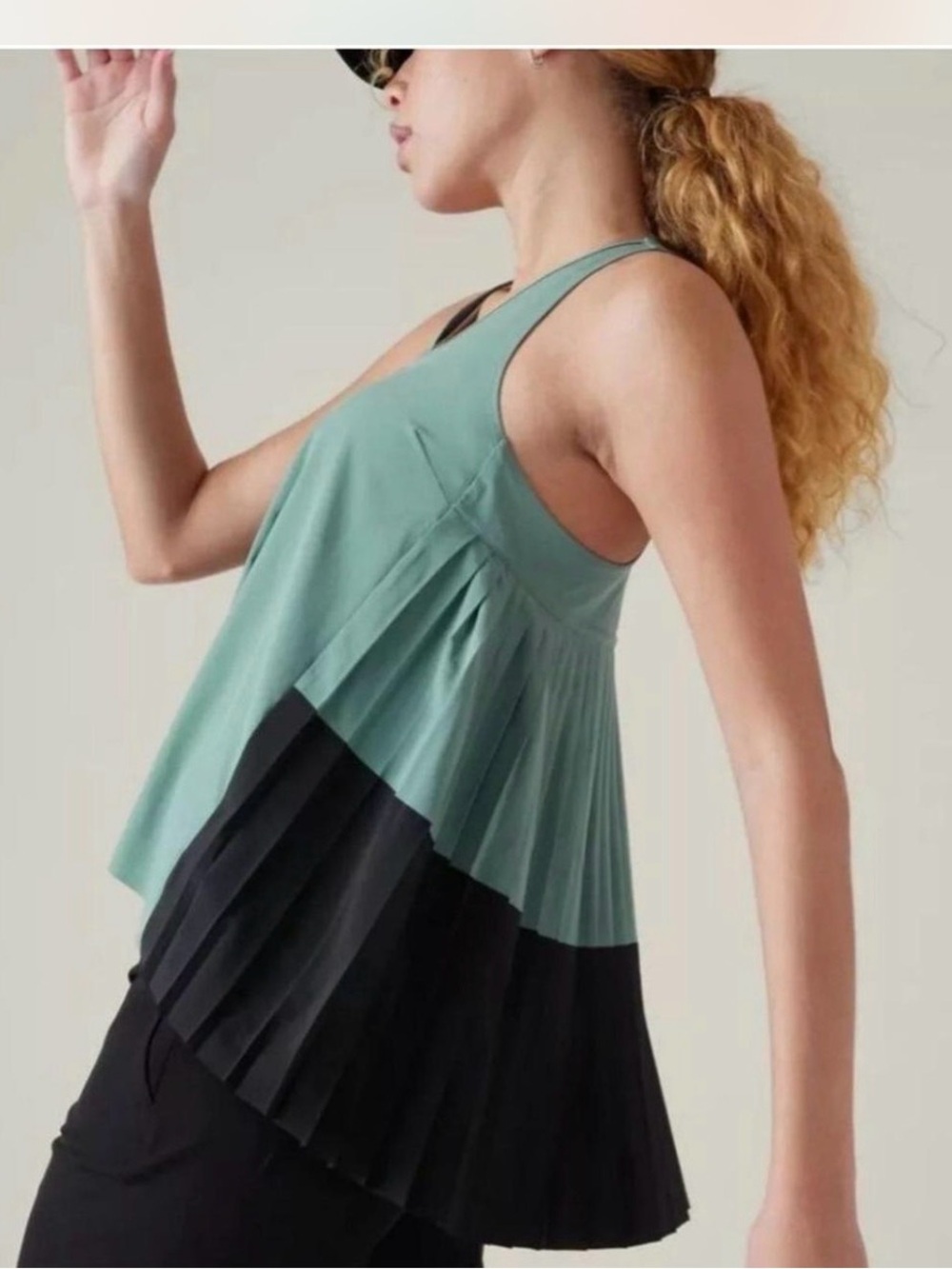 Athleta swing forward pleated tank